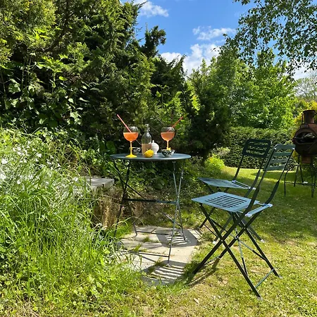 Detente Et Experience *